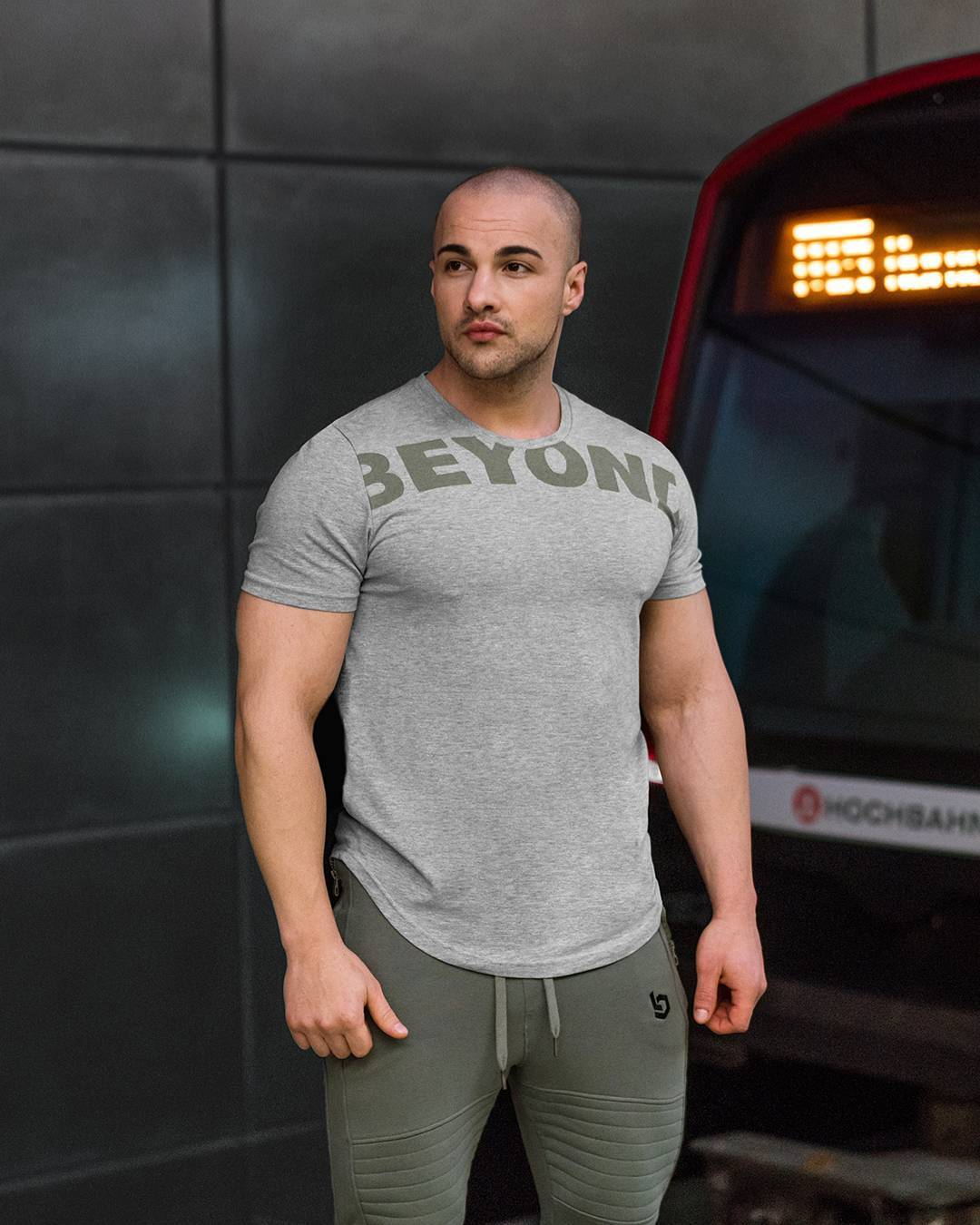 2021 High quality Men's Fitness Jogger Pure Cotton Short Sleeve T Shirts Body building Round Collar Sweatshirts Tops