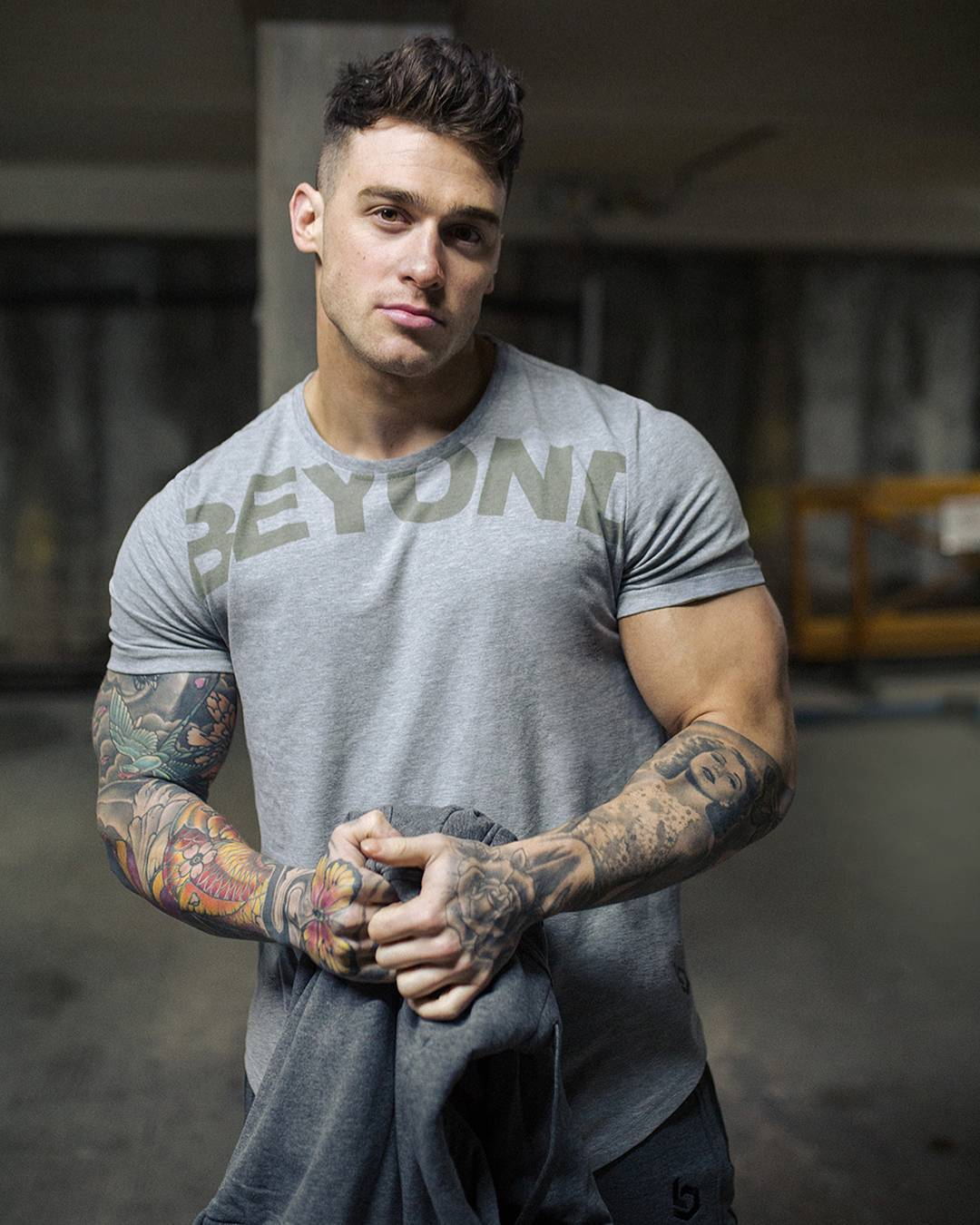 2021 High quality Men's Fitness Jogger Pure Cotton Short Sleeve T Shirts Body building Round Collar Sweatshirts Tops
