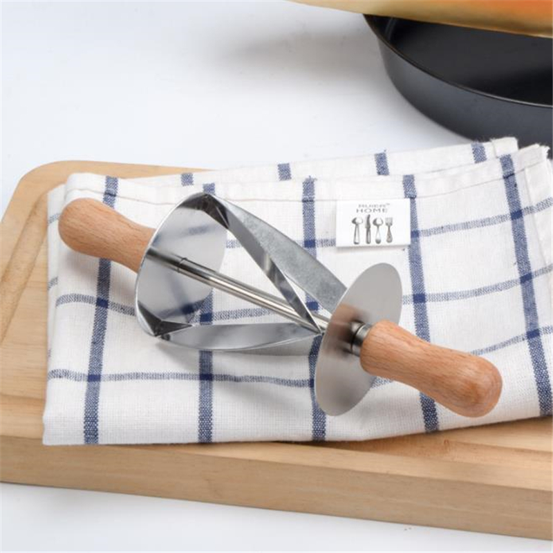 2021 High quality Kitchen Baking Stainless Steel  Making Croissant Cake Decorating Tools Rolling Dough Cutter Knife