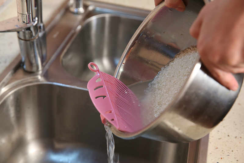 2021 High quality Kitchen Accessories Cooking Tools Leaf Shape Clean Drainer Fruit Vegetable Wash Colanders Utensils