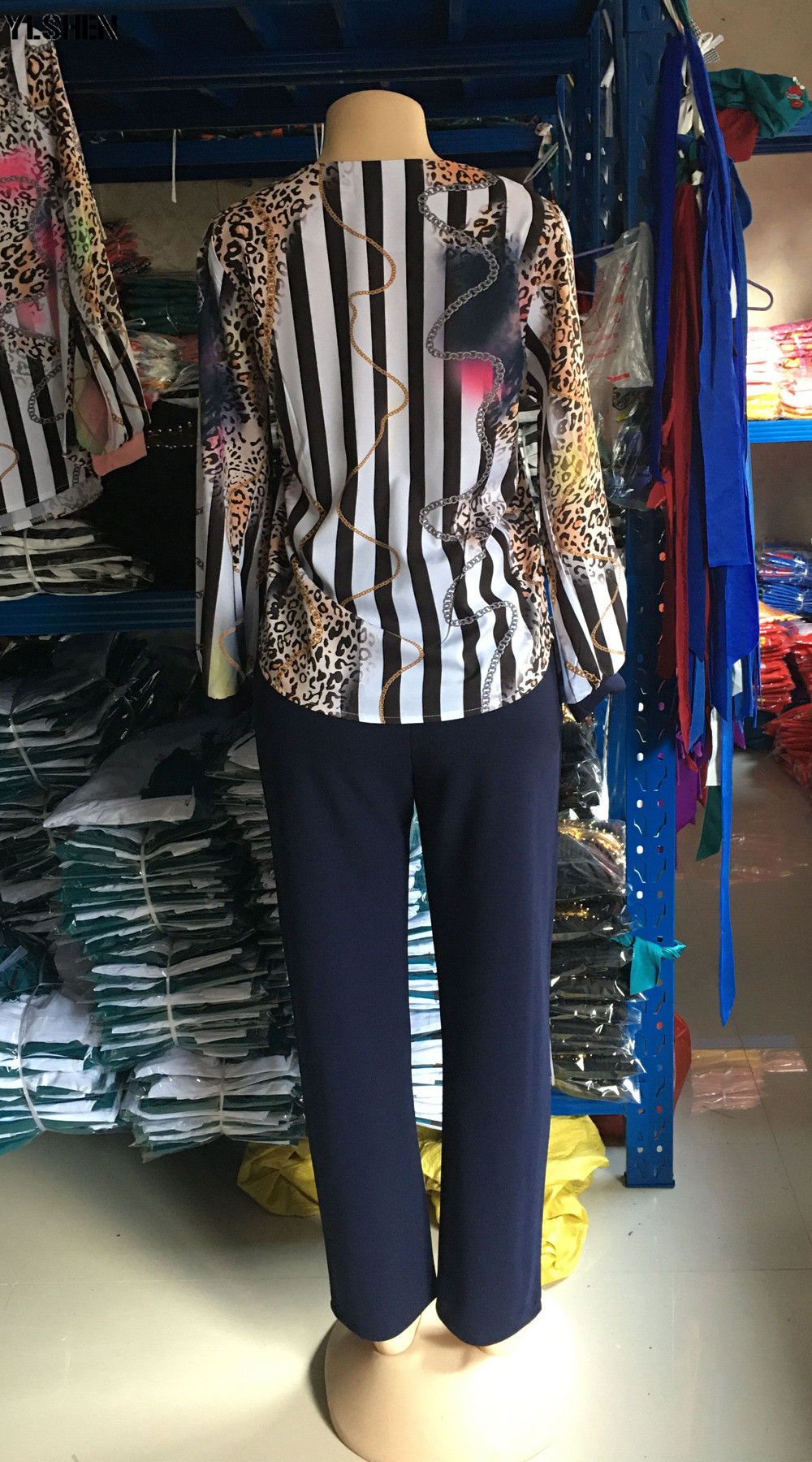 2021 High quality African plus size women's round neck popular leopard print stitching commuter two-piece suit