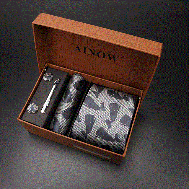 2021 High quality Men's Tie Clips Sets Silk Necktie Pocket Square Clip Cufflinks 4 Piece Set Suit Accessories