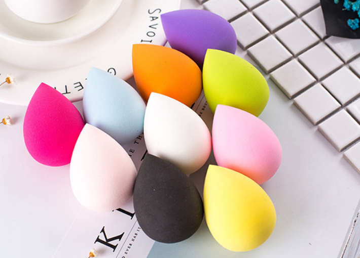 2021 High quality   Black Friday 2Pc Powder Puff Smooth Women's  Make Up Tools  Water-drop Shape