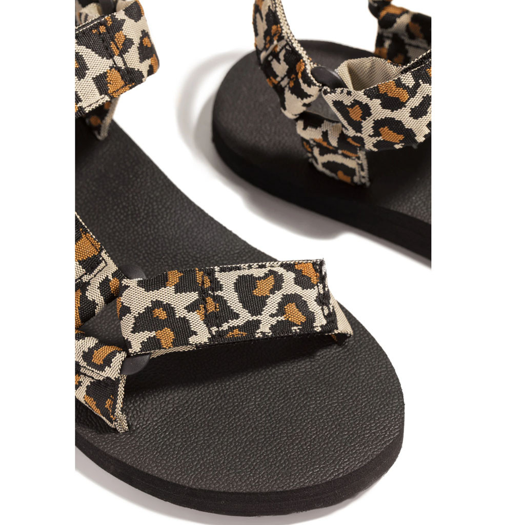 2021 High quality Summer Soft Slip Sandals Women Buckle Strap Foam Durable Sandals Ladie Casual Beach Sandalias