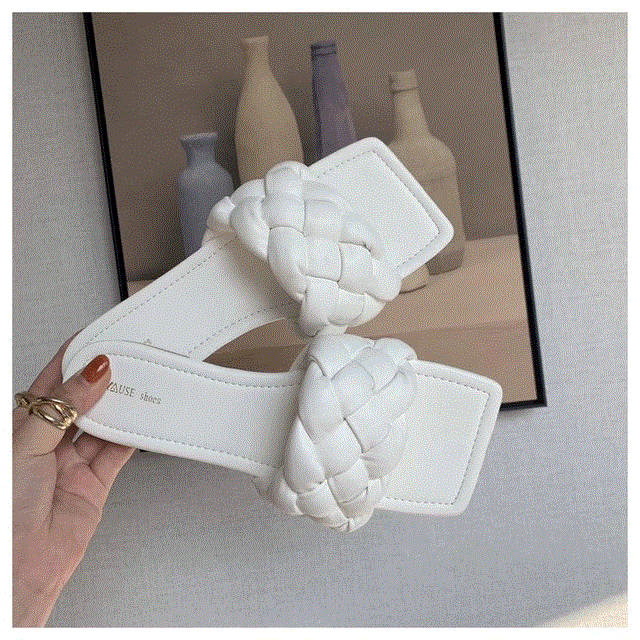 2021 High quality New Fashion Weave Women Square Toe Flat Casual Shoes Women Slide Flip Flops Beach Sandal