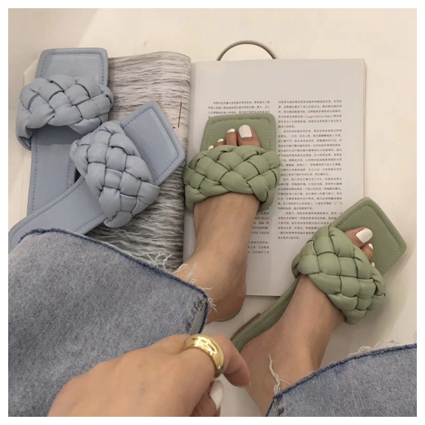 2021 High quality New Fashion Weave Women Square Toe Flat Casual Shoes Women Slide Flip Flops Beach Sandal