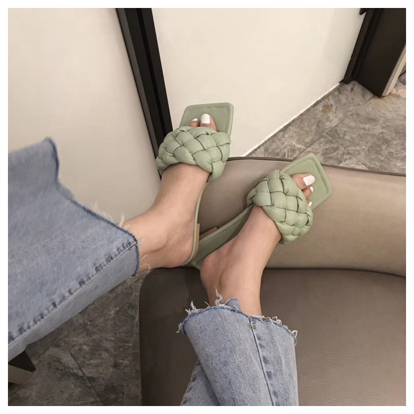 2021 High quality New Fashion Weave Women Square Toe Flat Casual Shoes Women Slide Flip Flops Beach Sandal