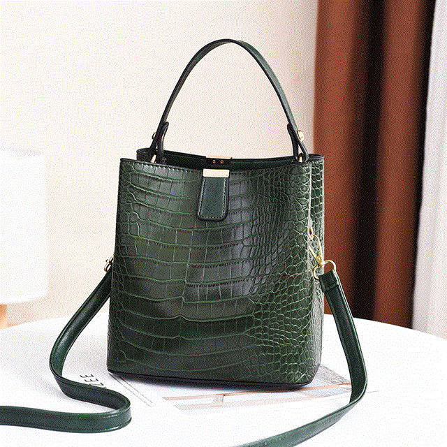 2021 High quality Large Alligator Bucket Handbags Women Handbags Casual Shoulder Messenger Bags