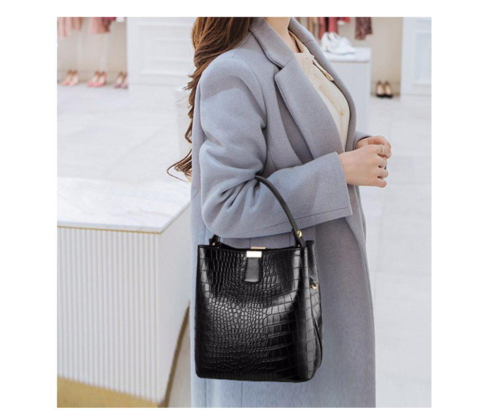 2021 High quality Large Alligator Bucket Handbags Women Handbags Casual Shoulder Messenger Bags