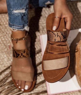 2021 High quality Women Slippers Double Layer Sandals Flat Bottom Ladies Beach Shoes Outdoor Women Sandals