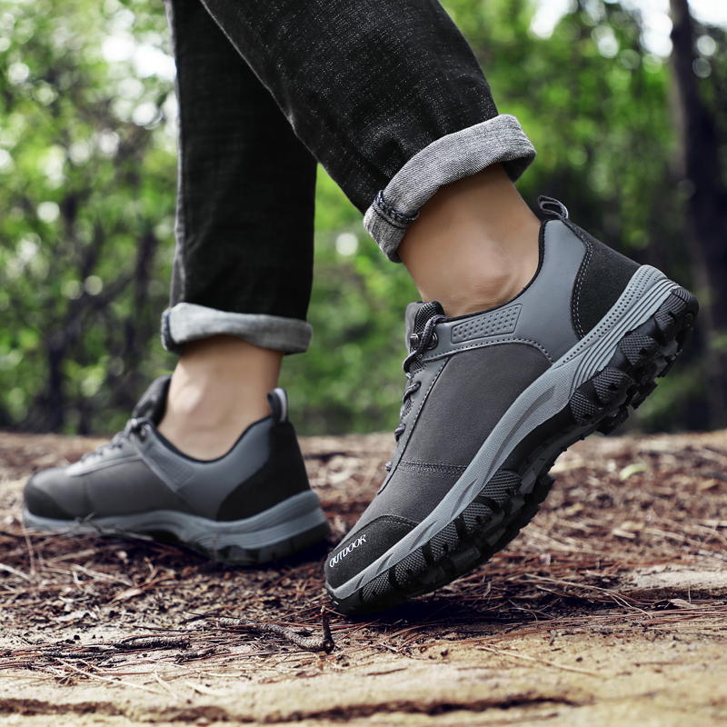 2021 High quality Men Hiking Shoes Sports Sneakers Waterproof Mountain Boots Tactical Climbing Sneakers