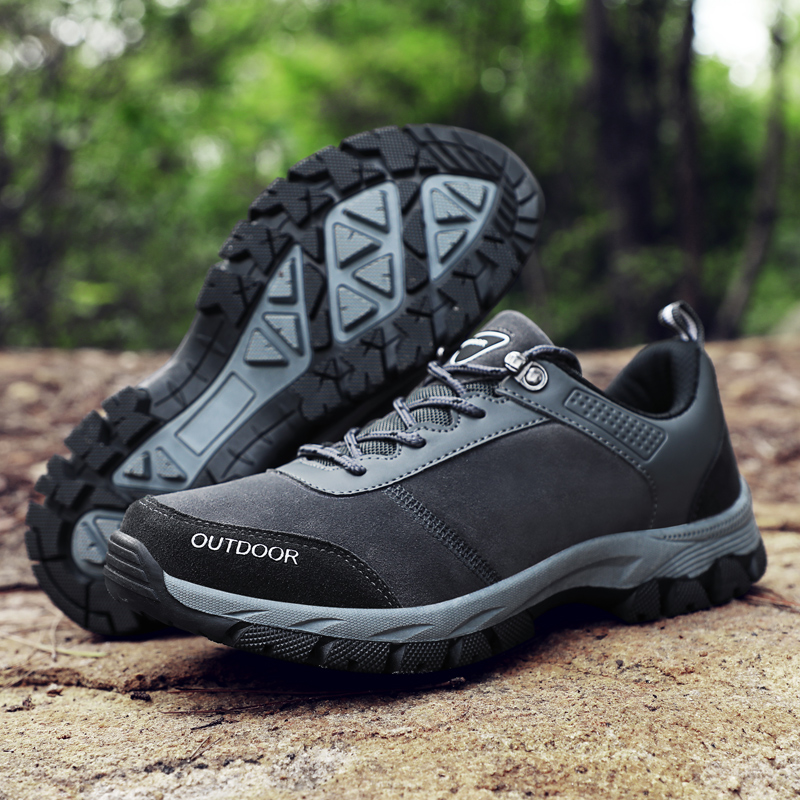 2021 High quality Men Hiking Shoes Sports Sneakers Waterproof Mountain Boots Tactical Climbing Sneakers