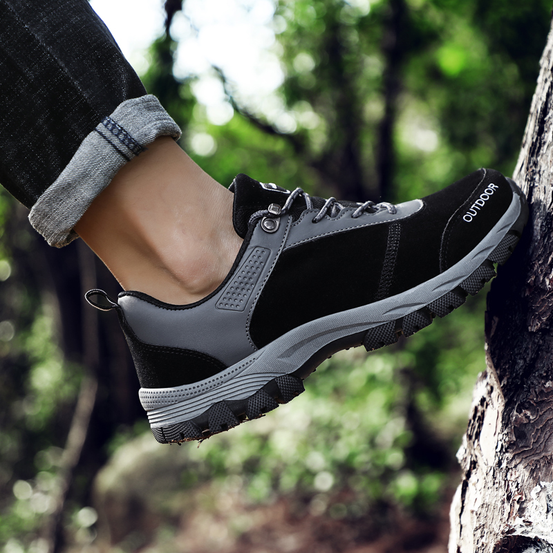 2021 High quality Men Hiking Shoes Sports Sneakers Waterproof Mountain Boots Tactical Climbing Sneakers