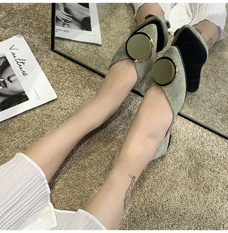 2021 High quality Women Elegant Flats Ladies Comfortable Loafers Women Metal Decoration Casual Flats shoes