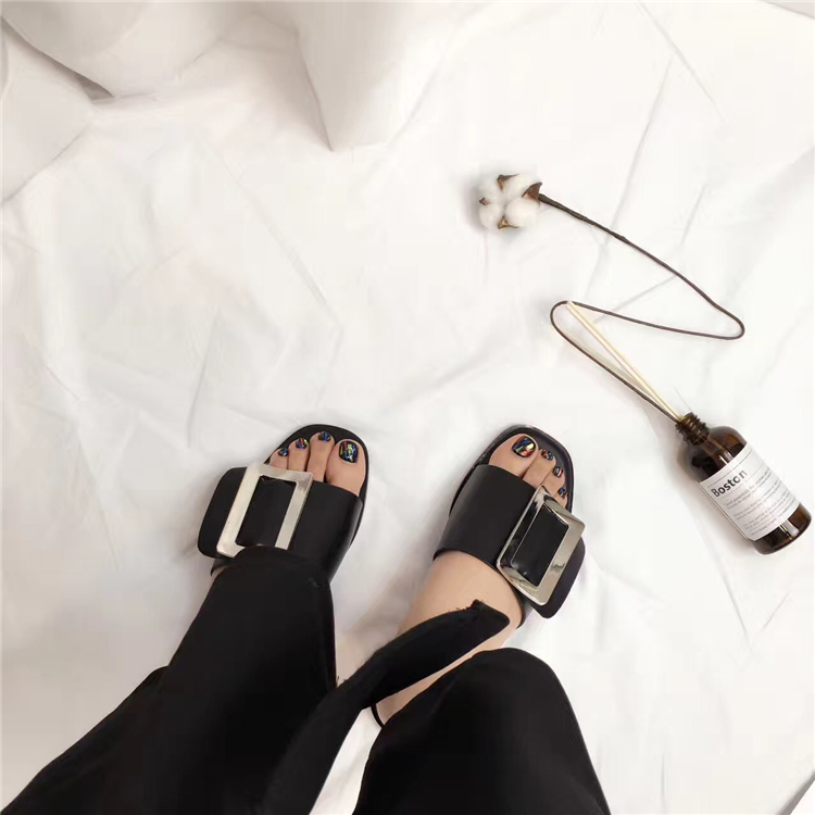 2021 High quality women flip flops buckle slippers women belt buckle slippers sandals