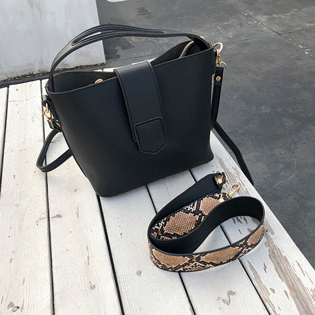 2021 High quality Women Handbag Large Capacity New Pu Soft Leather  Two Pockets Handbag