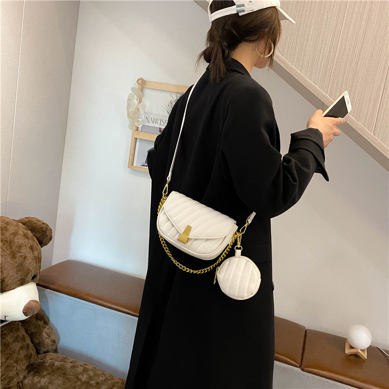 2021 High quality Women Handbag Leather Messenger Solid Color Shoulder Purse Retro Small Armpit Handbag