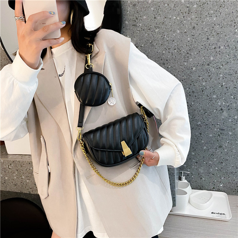 2021 High quality Women Handbag Leather Messenger Solid Color Shoulder Purse Retro Small Armpit Handbag