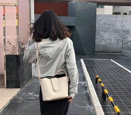 2021 High quality Women Handbag Large Capacity New Pu Soft Leather  Two Pockets Handbag