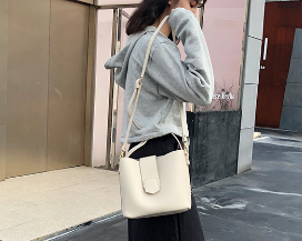 2021 High quality Women Handbag Large Capacity New Pu Soft Leather  Two Pockets Handbag