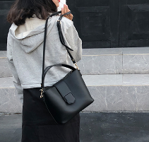 2021 High quality Women Handbag Large Capacity New Pu Soft Leather  Two Pockets Handbag