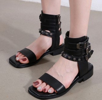 2021 High quality Black Rivet Women Sandals Woman Low Block Heel Sandals Rome Style Ankle Wrap High Quality