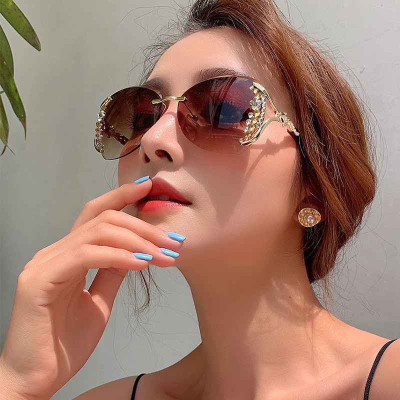 Sunglasses Women Luxury Rhinestone Sunglasses High Quality Eyeglasses Retro Elegant Glasses
