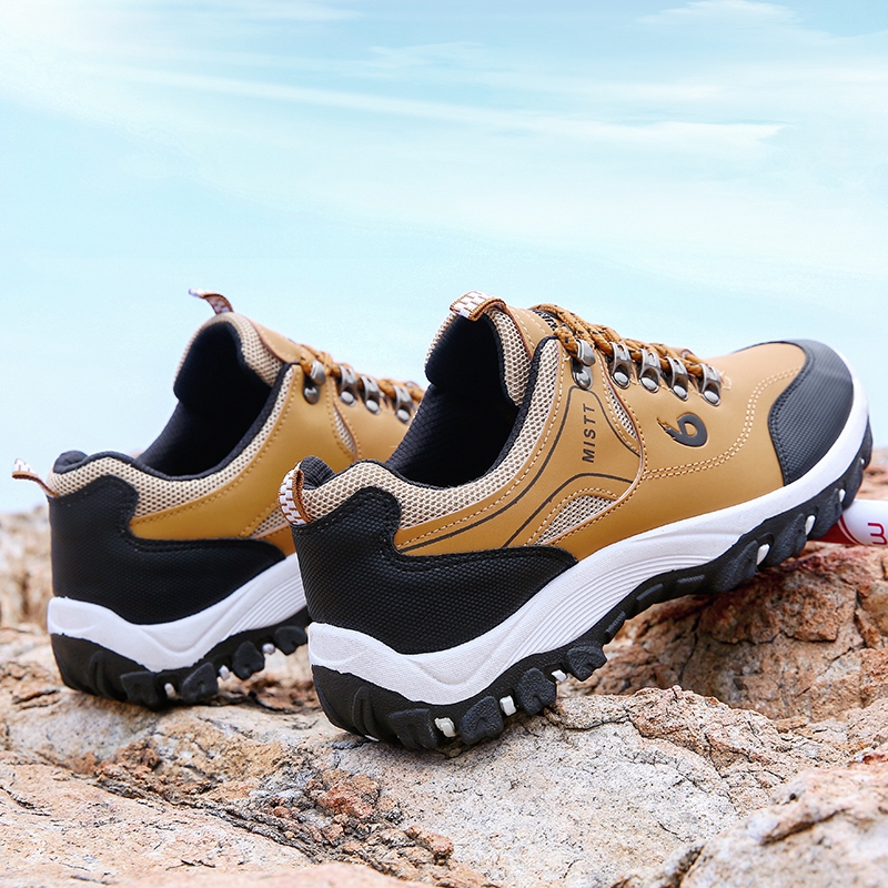2021 High quality Men Climbing Shoes Non Slip Sport Shoes for Men Waterproof Sneakers Fishing Camping Shoes Boots New
