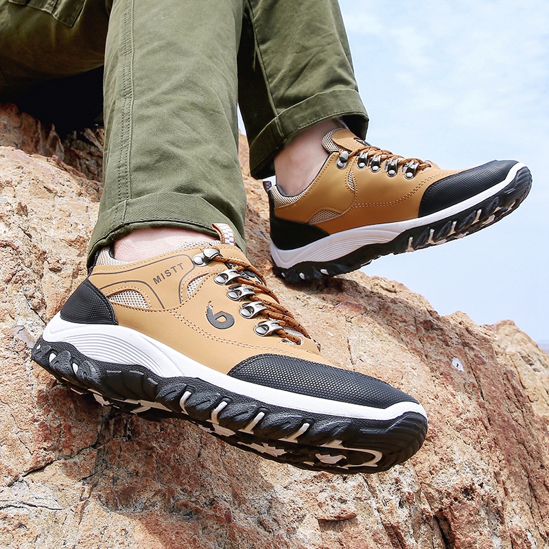 2021 High quality Men Climbing Shoes Non Slip Sport Shoes for Men Waterproof Sneakers Fishing Camping Shoes Boots New