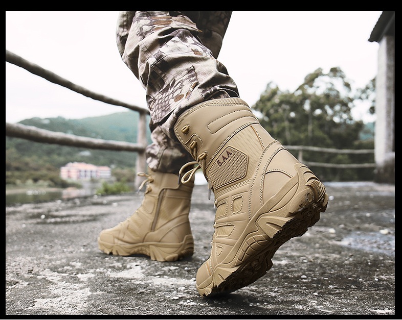 2021 High quality Men's Outdoor Climbing Boots Combat Boots Large Size Comfortable Walking Men Boots Fashion Casual