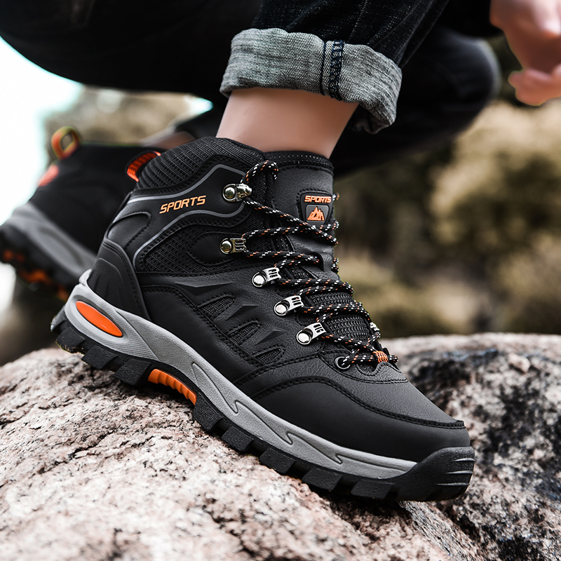 2021 High quality Outdoor Desert Climbing Shoes Men Women Hiking Boots Sneakers Fashion Trekking Footwear Camping