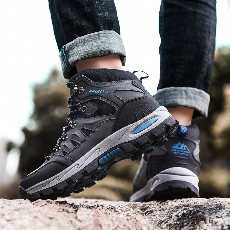 2021 High quality Outdoor Desert Climbing Shoes Men Women Hiking Boots Sneakers Fashion Trekking Footwear Camping