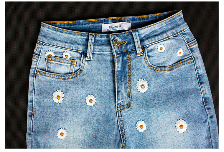2021 High quality Flower Embroidered Flare Denim Pants Womens Vintage Women Jeans Spring Autumn Jeans Trousers