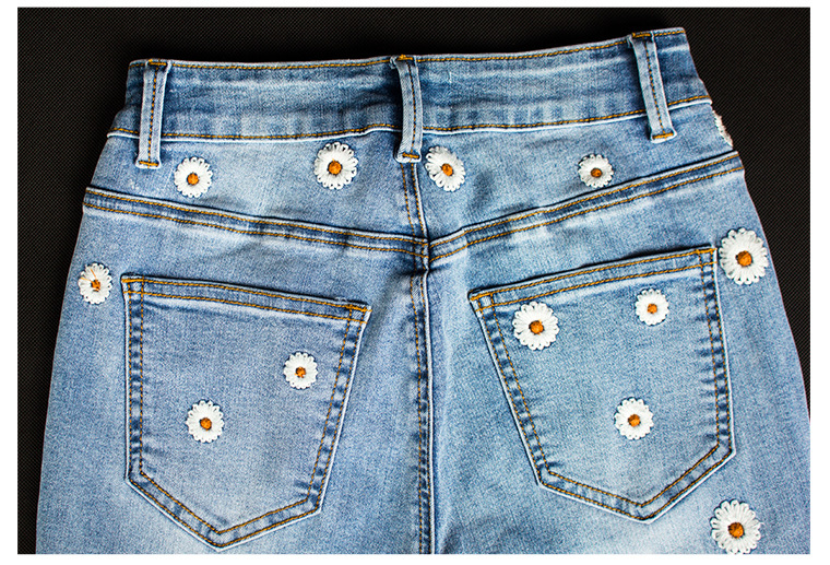 2021 High quality Flower Embroidered Flare Denim Pants Womens Vintage Women Jeans Spring Autumn Jeans Trousers