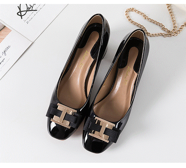 2021 High quality Classic Bridal Wedding Shoes Woman Metal Decoration Pumps High Heel Chunky Shoes Ladies Dress Pumps