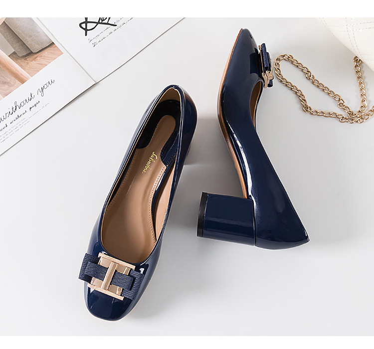 2021 High quality Classic Bridal Wedding Shoes Woman Metal Decoration Pumps High Heel Chunky Shoes Ladies Dress Pumps