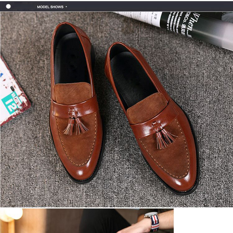 2021 High quality New British Carving Tassel Men Formal Shoes Black Brown Size Fashion Pointed Toe Men's Brogue Shoes