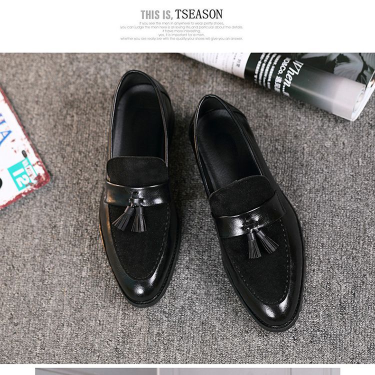 2021 High quality New British Carving Tassel Men Formal Shoes Black Brown Size Fashion Pointed Toe Men's Brogue Shoes
