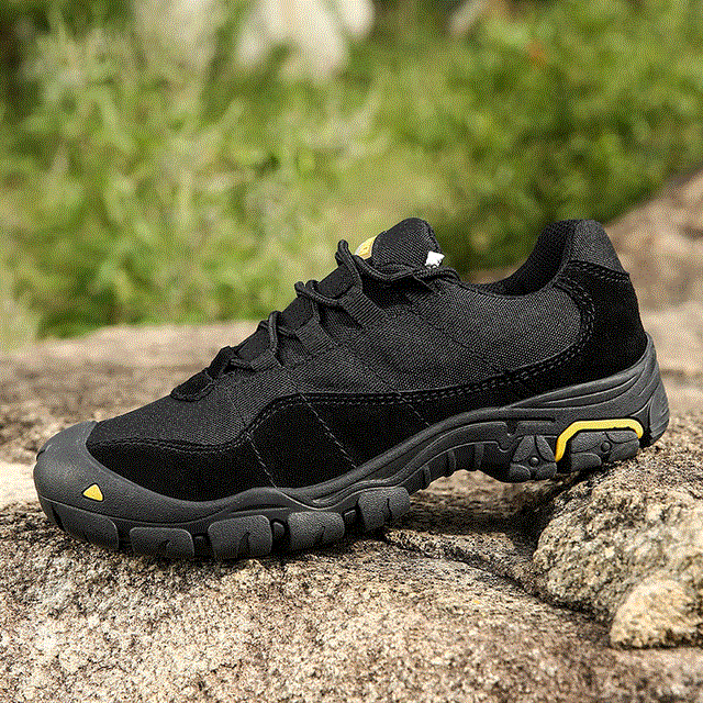 2021 High quality Outdoor Men Hiking Shoes Breathable Tactical Combat Army Boots Training Sneakers Anti-Slip Shoes