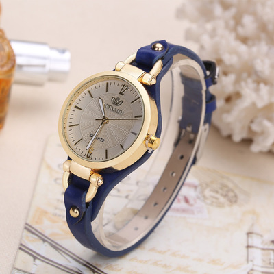 2021 High quality Women Casual Watches Round Dial Rivet PU Leather Strap Wristwatch Ladies Analog Quartz Watch Gift
