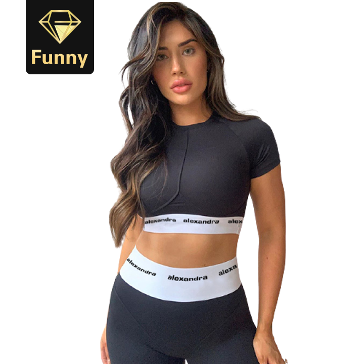 2021 High quality Two piece set women stretchy sportswear o-neck crop tops slim leggings matching sets femal gymwear