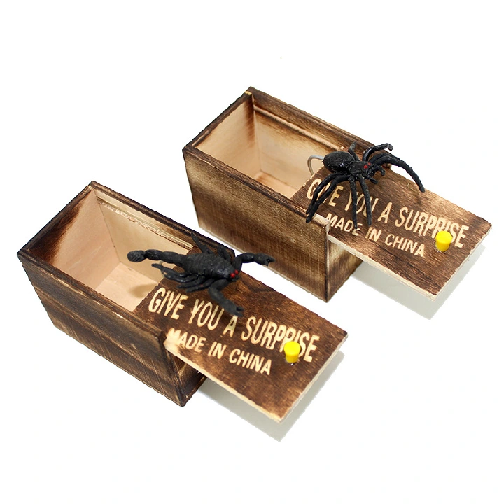 A new type of pranky toy wholesale spooky spider spooky wooden box animal April Fool's Day Halloween gift spooky birthday creative gift spooky toy spider