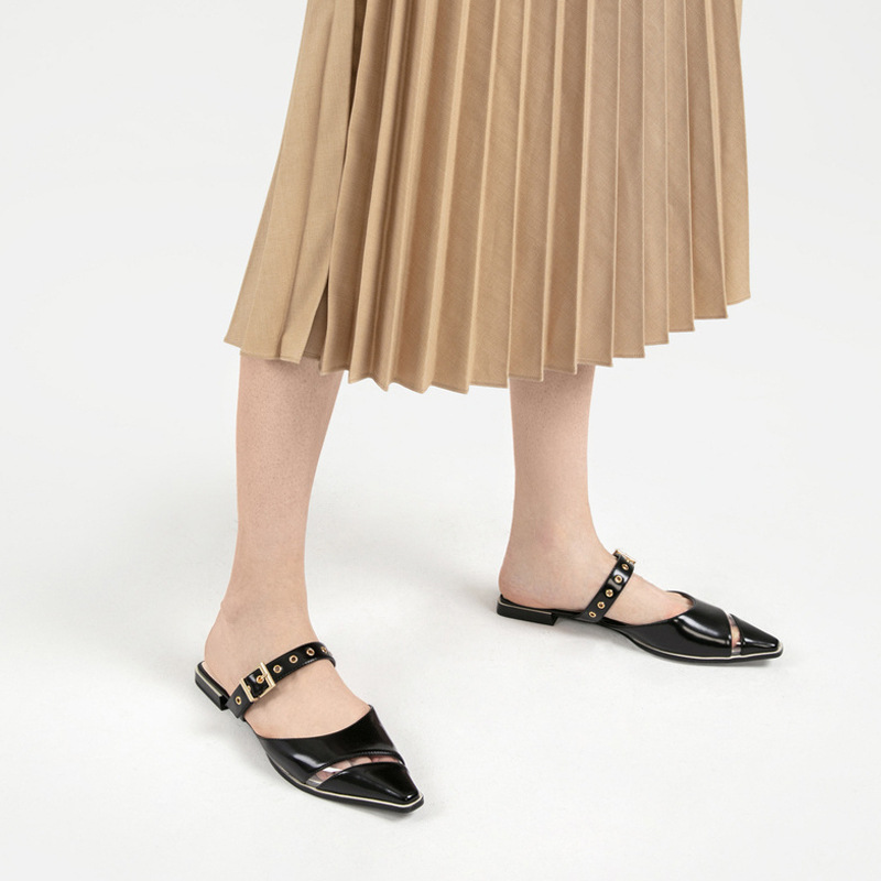 2021 High quality Ladies Metal Square Toe buckle Flat Sandals Women Outdoor Slip On Sandals