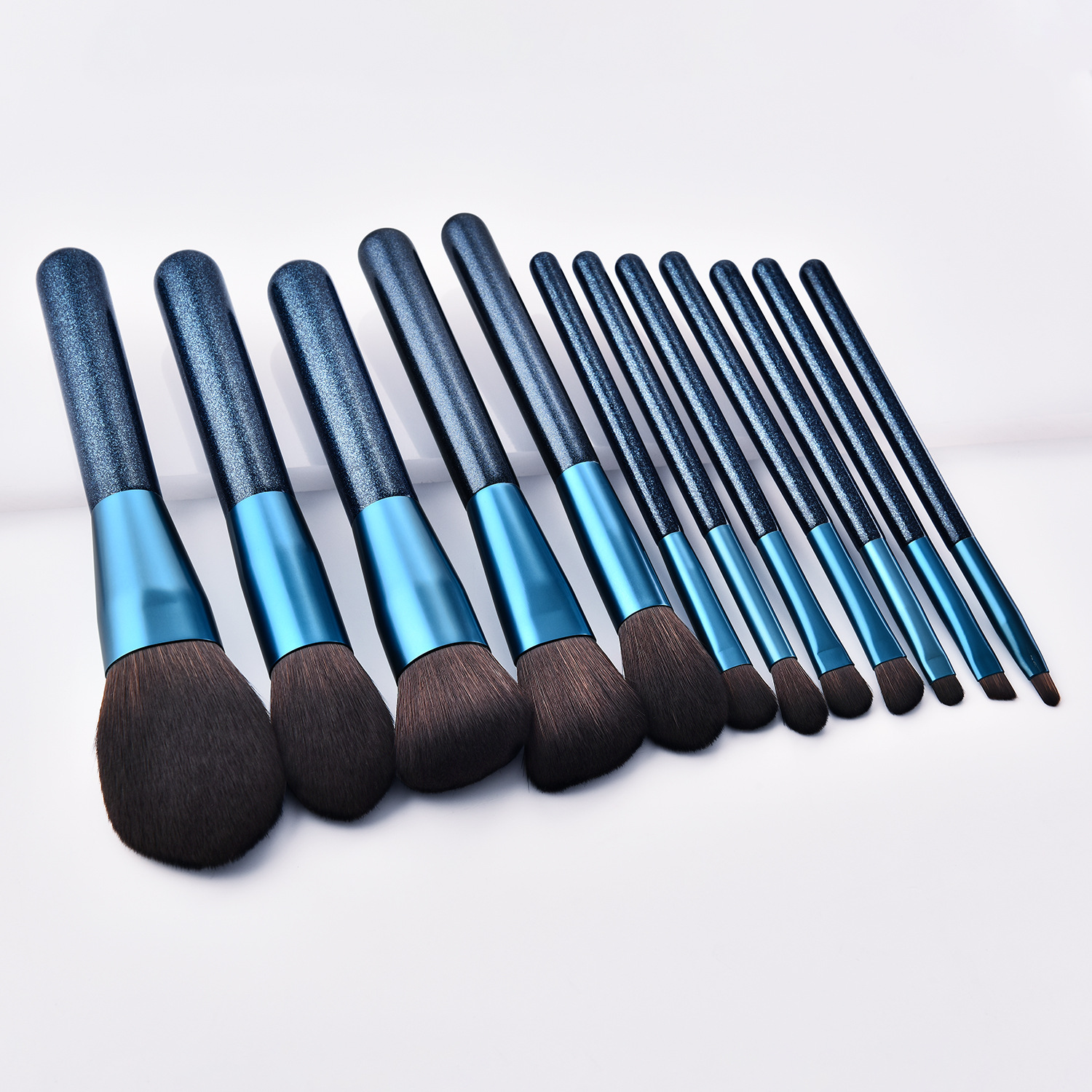 2021 High quality 12Pcs Makeup Brushes Dark Blue With Fine Flashing Handle Powder Eyeshadow Foundation Makeup Tools