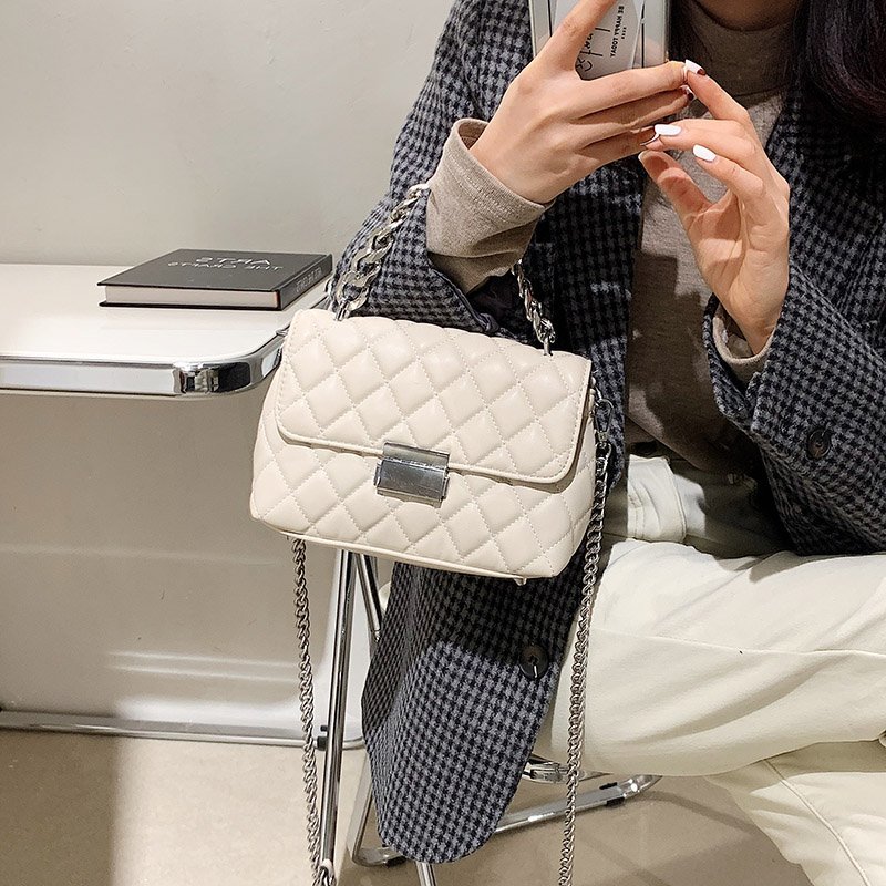 2021 High quality Fashion Women Silver Chain Small Flap Crossbody Bag  Shoulder Handbags High Quality PU Leather Totes