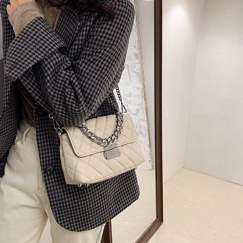 2021 High quality Fashion Women Silver Chain Small Flap Crossbody Bag  Shoulder Handbags High Quality PU Leather Totes