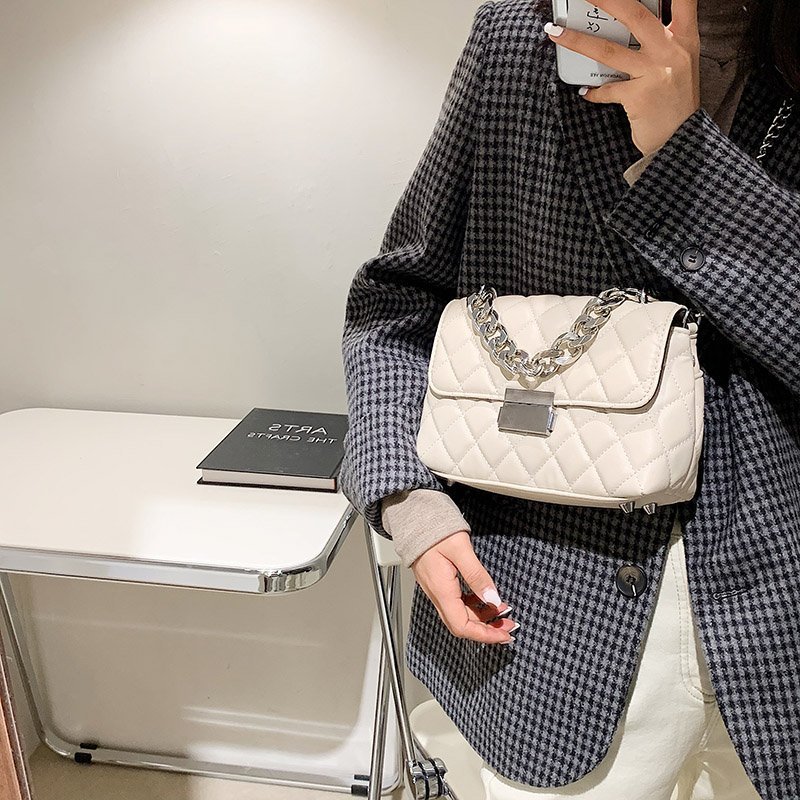 2021 High quality Fashion Women Silver Chain Small Flap Crossbody Bag  Shoulder Handbags High Quality PU Leather Totes