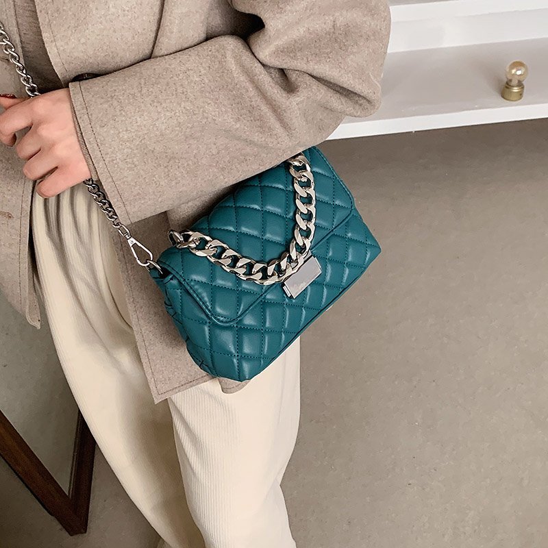 2021 High quality Fashion Women Silver Chain Small Flap Crossbody Bag  Shoulder Handbags High Quality PU Leather Totes