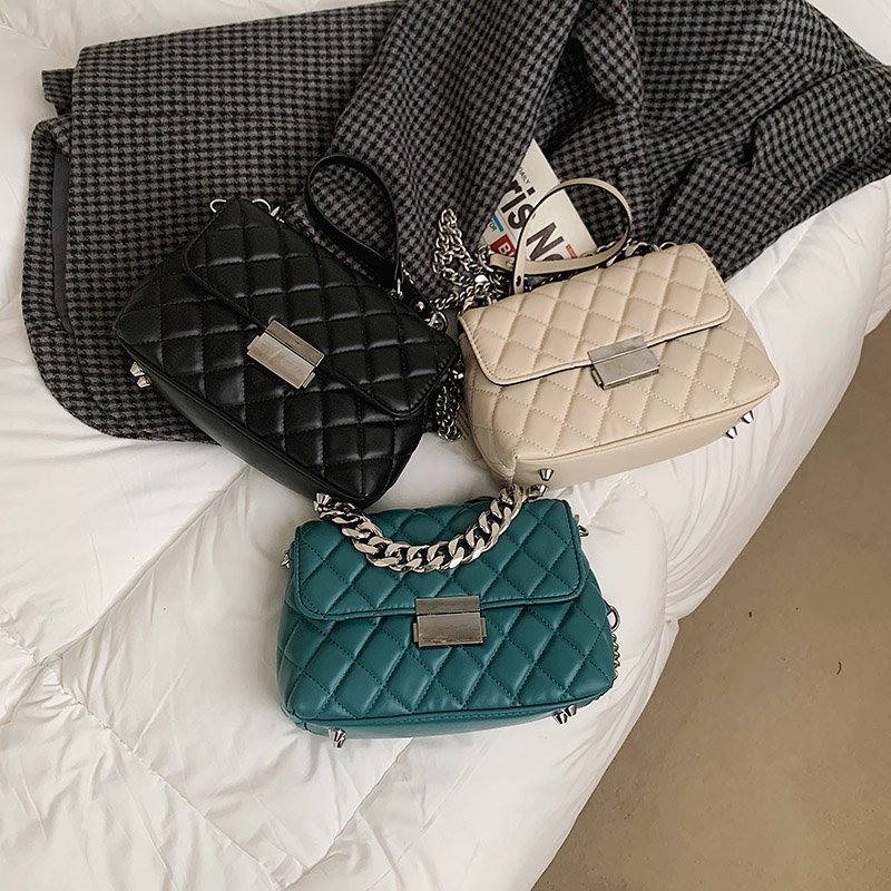 2021 High quality Fashion Women Silver Chain Small Flap Crossbody Bag  Shoulder Handbags High Quality PU Leather Totes