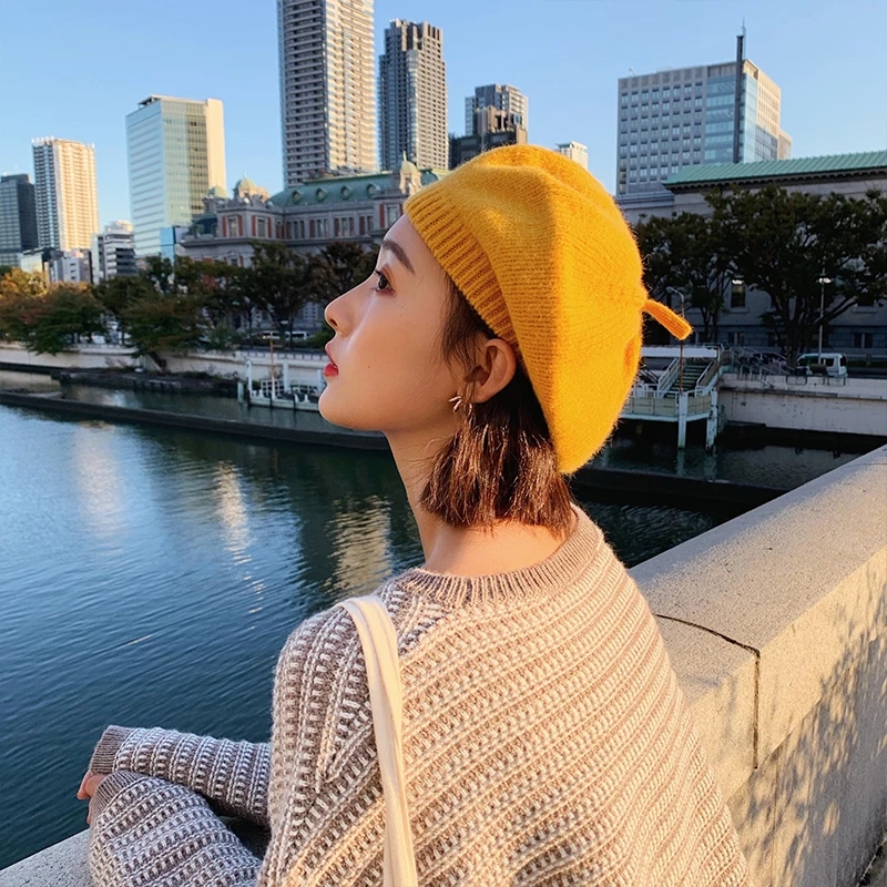 2021 High quality Knitted Beret Women British Retro Ladies Japanese Korean Version  Ins  Berets Winter Painter Hat